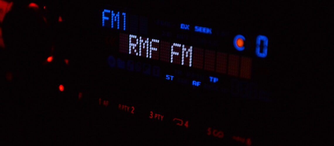 radio-studio-932266_1920